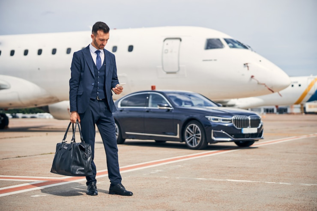 Private Jet Charter vs. Jet Cards: Which Option Is Best? hero image